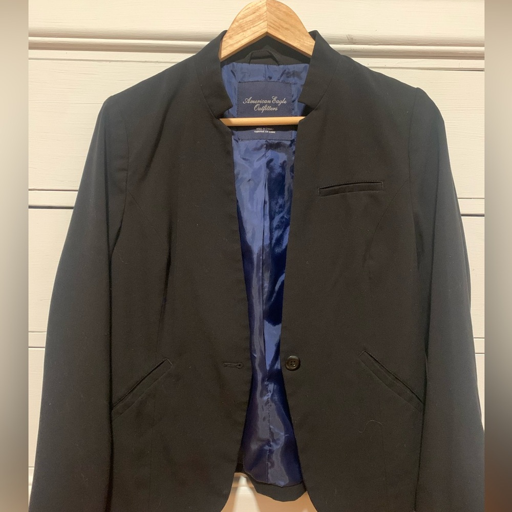 American Eagle short blazer
